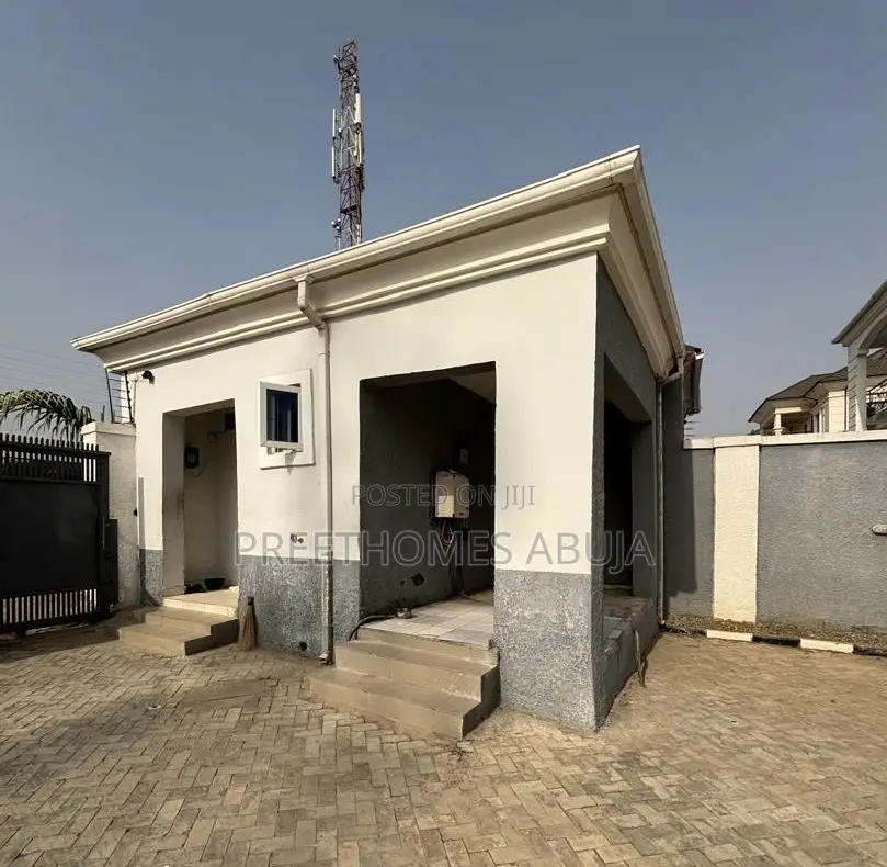 5bdrm Duplex in Naf Valley Estate for sale