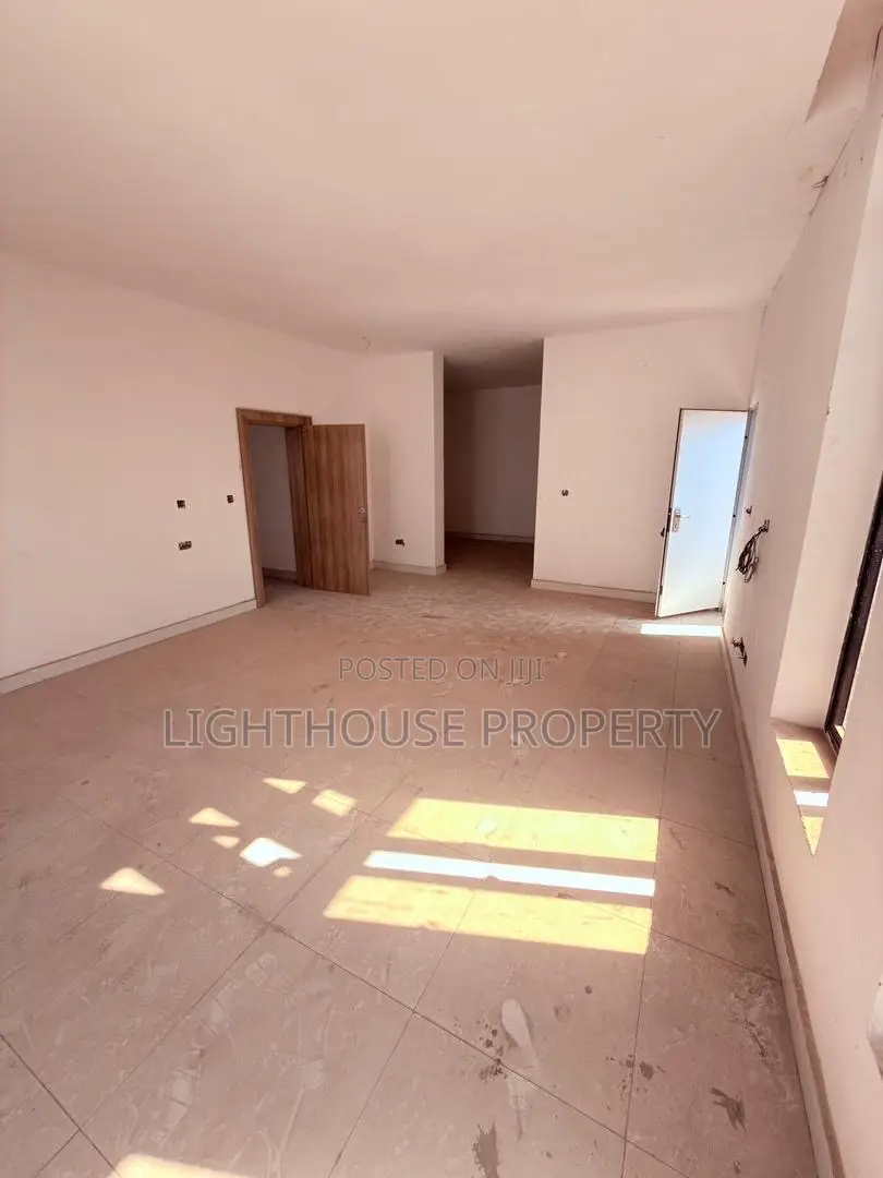 6bdrm Duplex in Mabushi for sale