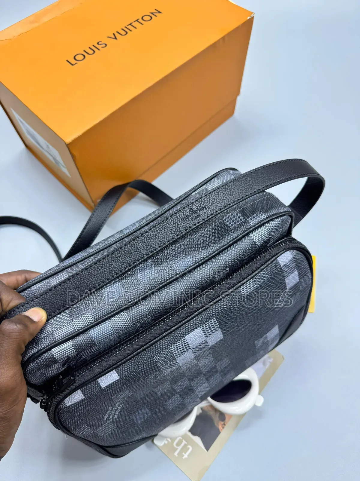 High Quality Luxury Louis Vuitton Side / Messenger Bag
