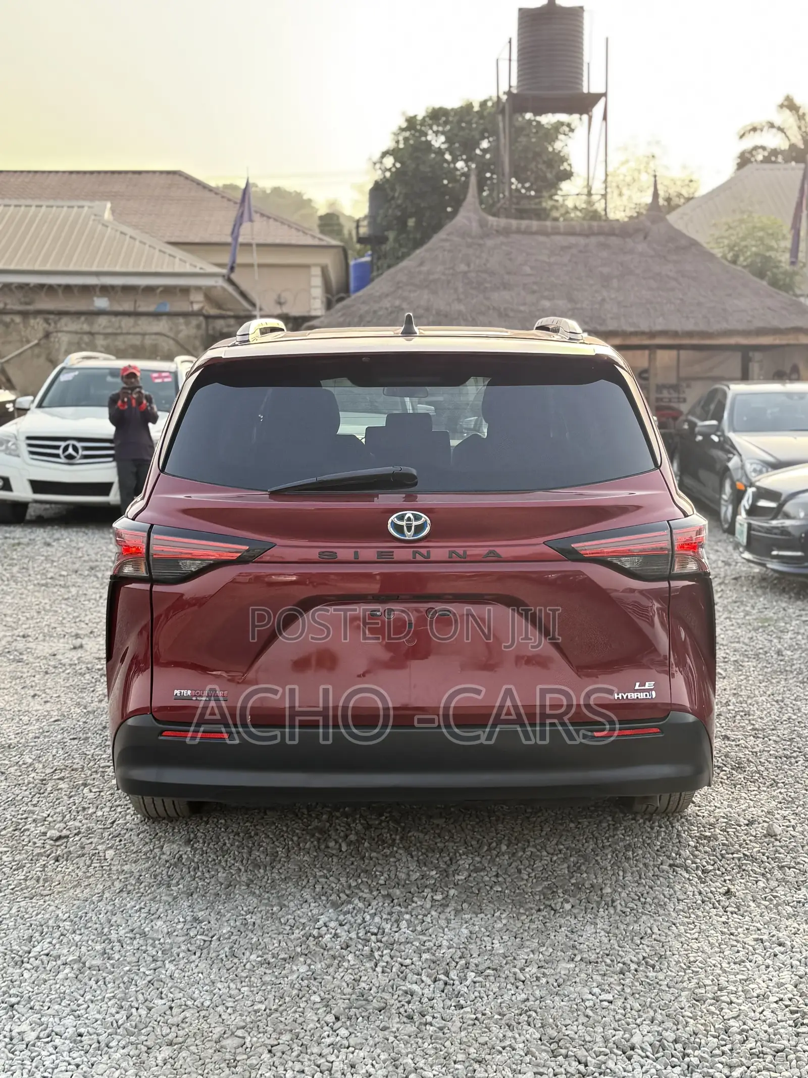 Toyota Sienna 2022 Red