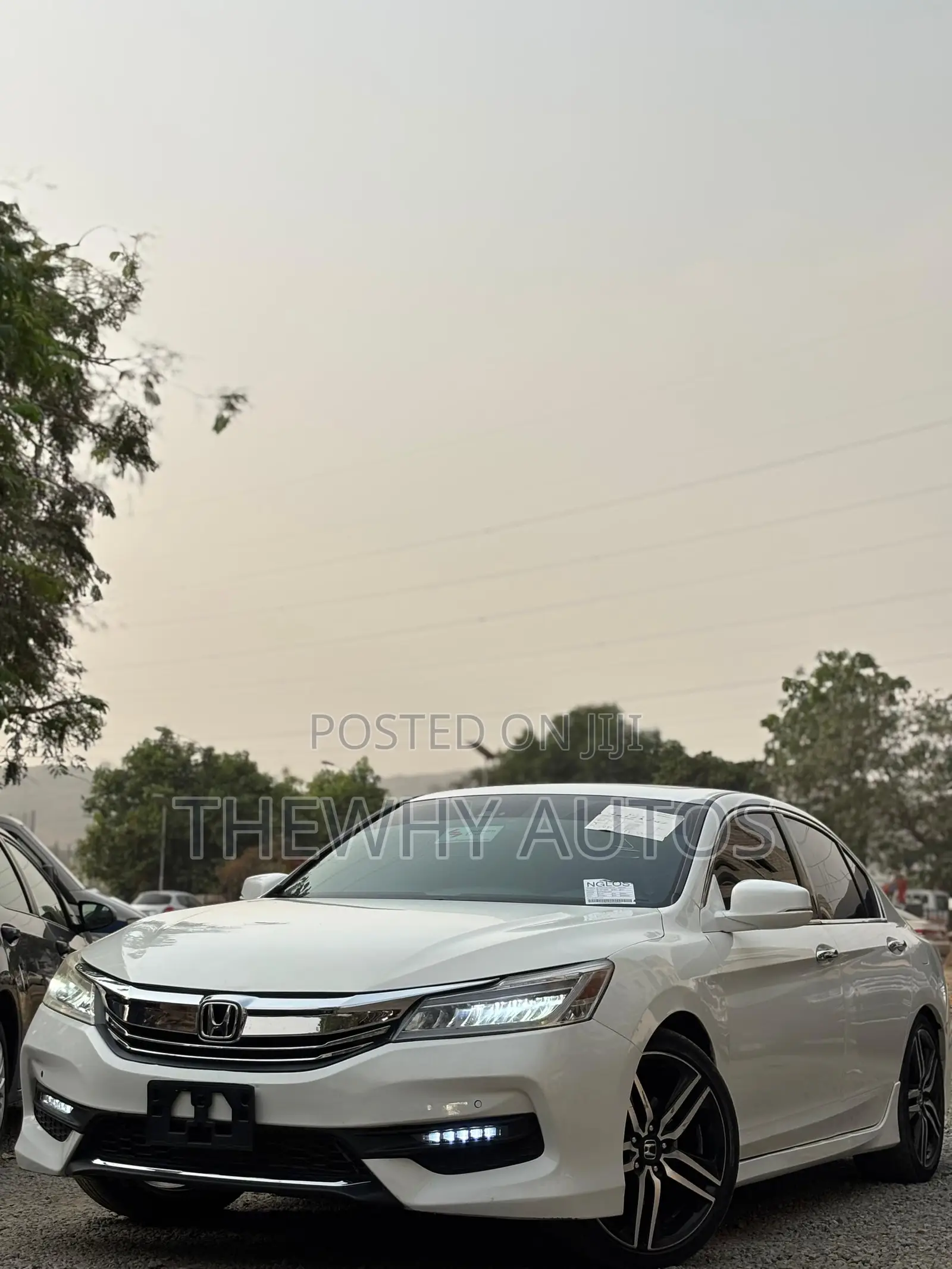 Honda Accord Touring 4dr Sedan FWD (3.5L 6cyl 6A) 2016 White