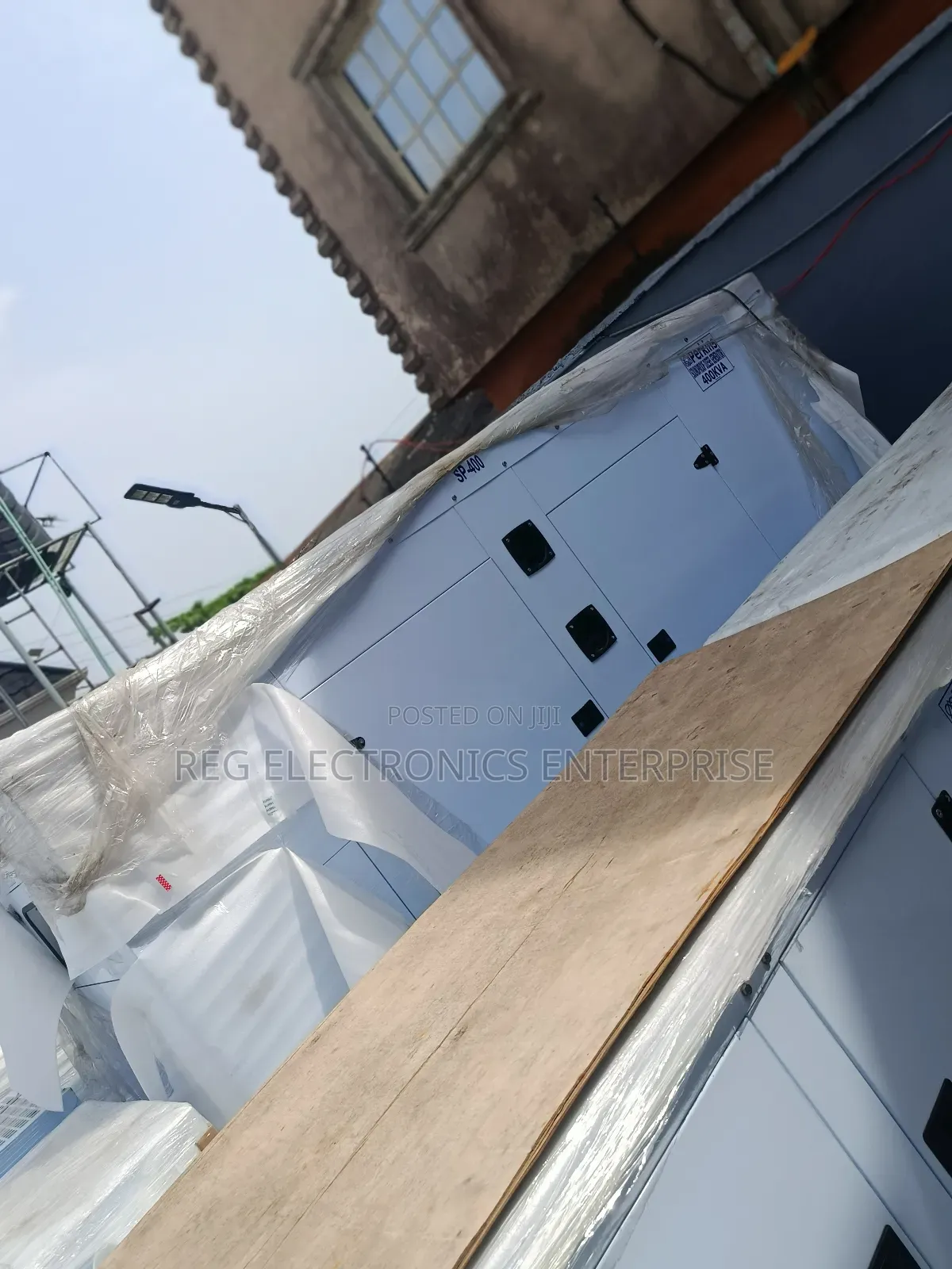 I Sell 400kva Soundproof Generator