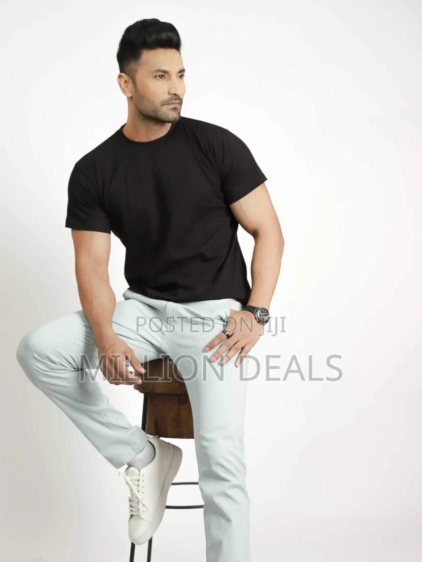 Custom Fit Plain Round Neck T-Shirt Black