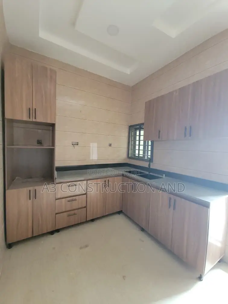 2bdrm Block of Flats in Bashorun Housing for rent