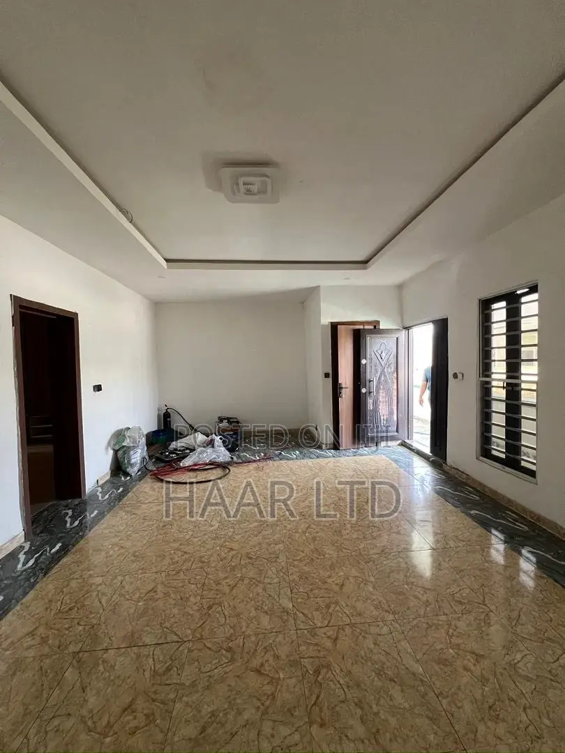 1bdrm Apartment in Lekki Phase 2 for sale