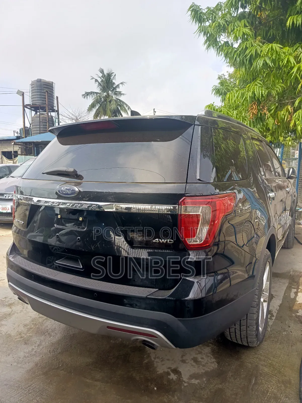 Ford Explorer Platinum 4dr 4x4 (3.5L 6cyl 6A) 2017 Black