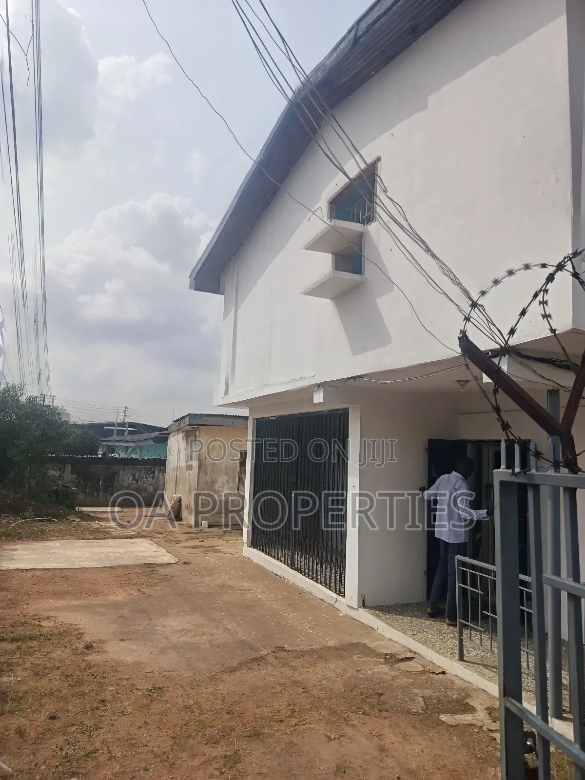 Commercial Duplex 4lease Directly on D Rd at Aare Avenue Bodija, Ibadan