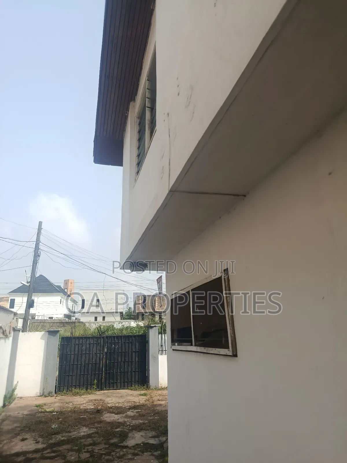 Commercial Duplex 4lease Directly on D Rd at Aare Avenue Bodija, Ibadan