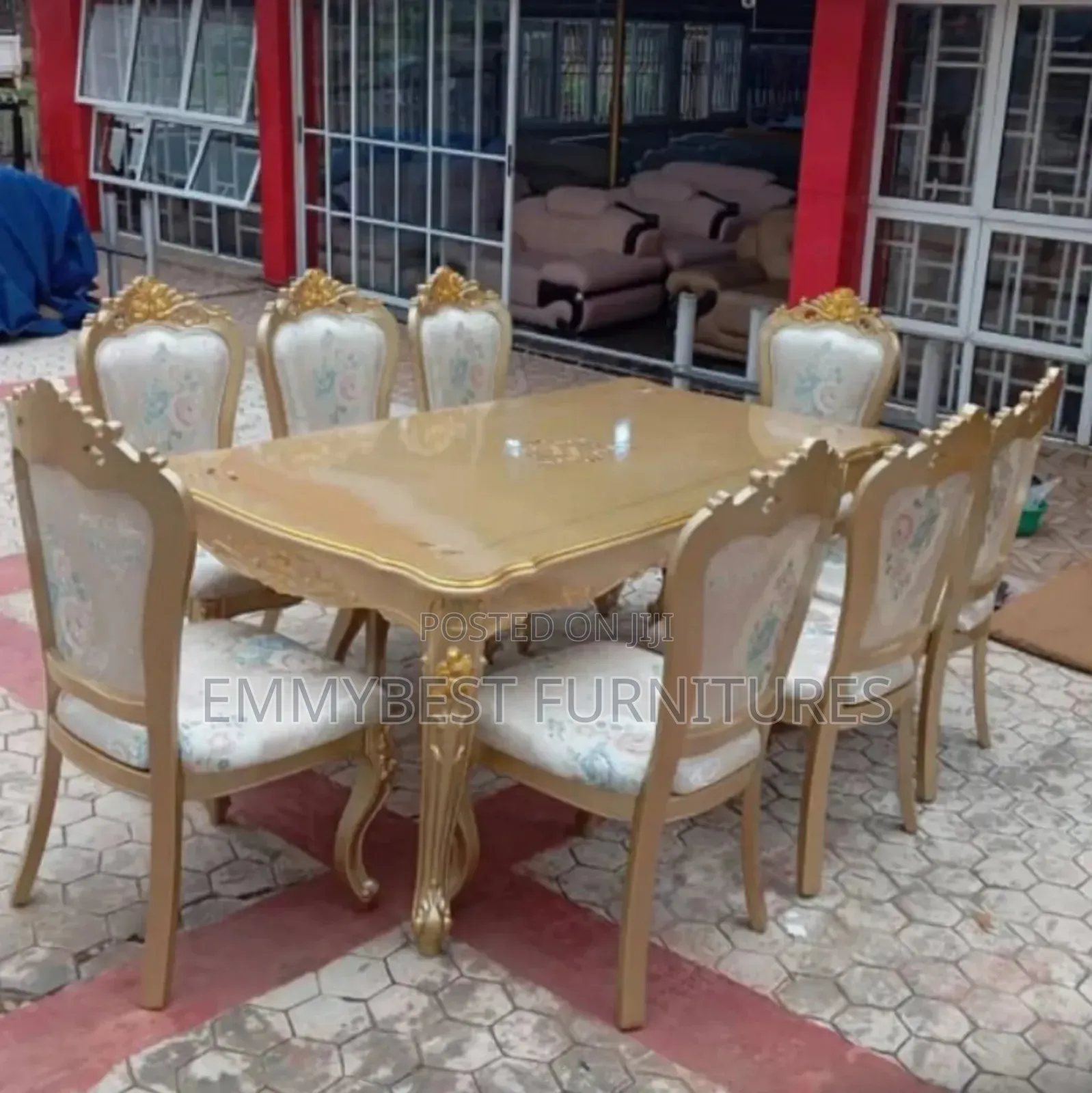 Royal Design Wooden Dinning Set.  8 Seaters.