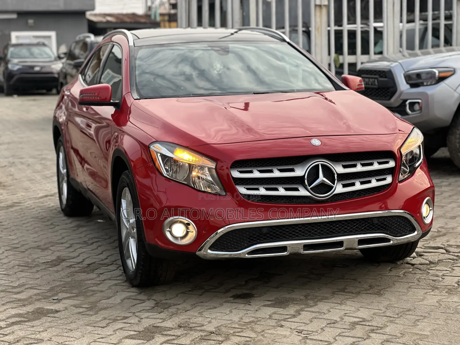Mercedes-Benz GLA 250 2018 Red