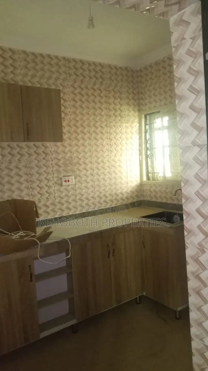 2bdrm Apartment in Asaaju Estate, Akala Express for rent