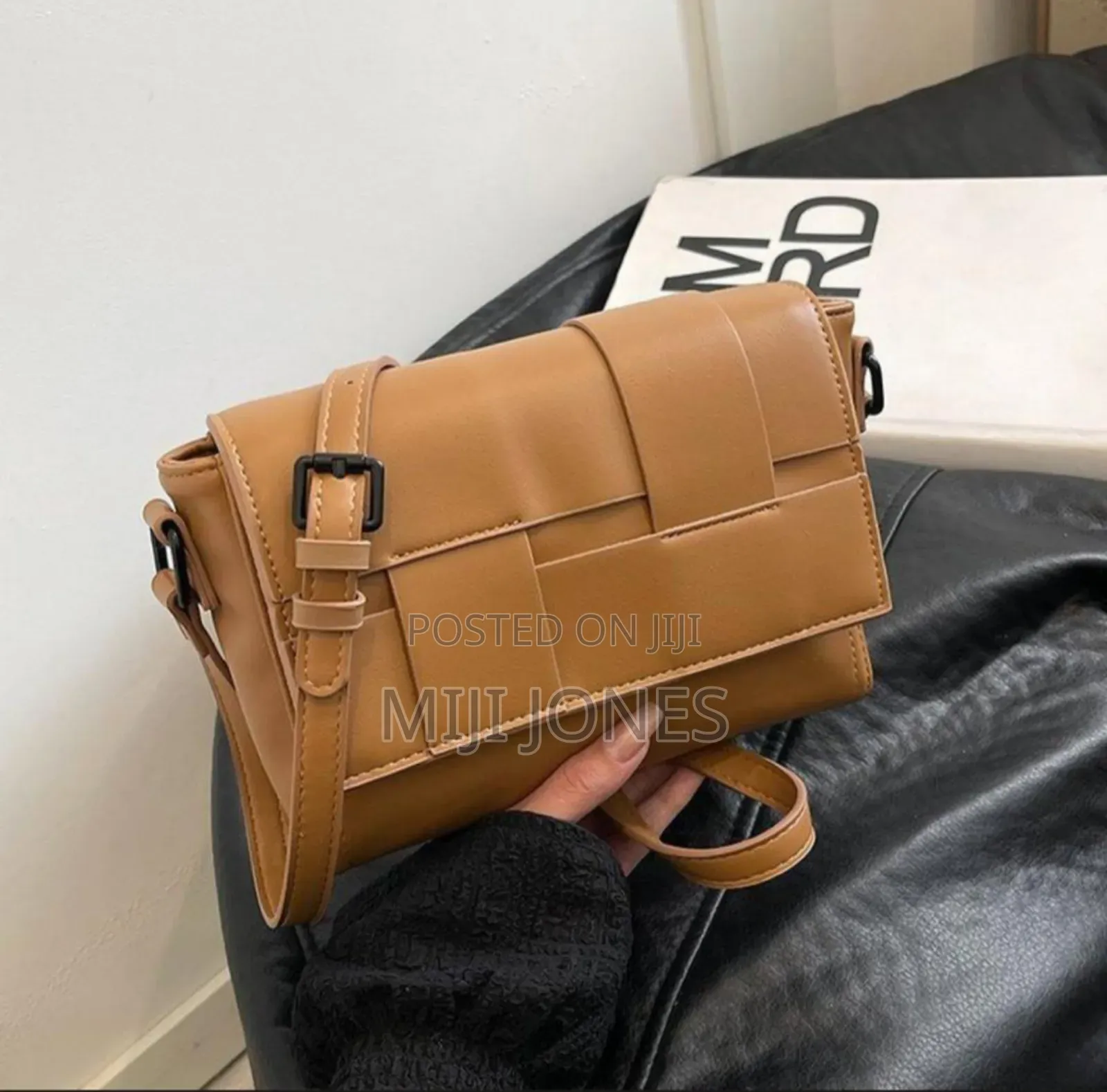 *Bottega Crossbody Bag  – Luxe Style 🔥*