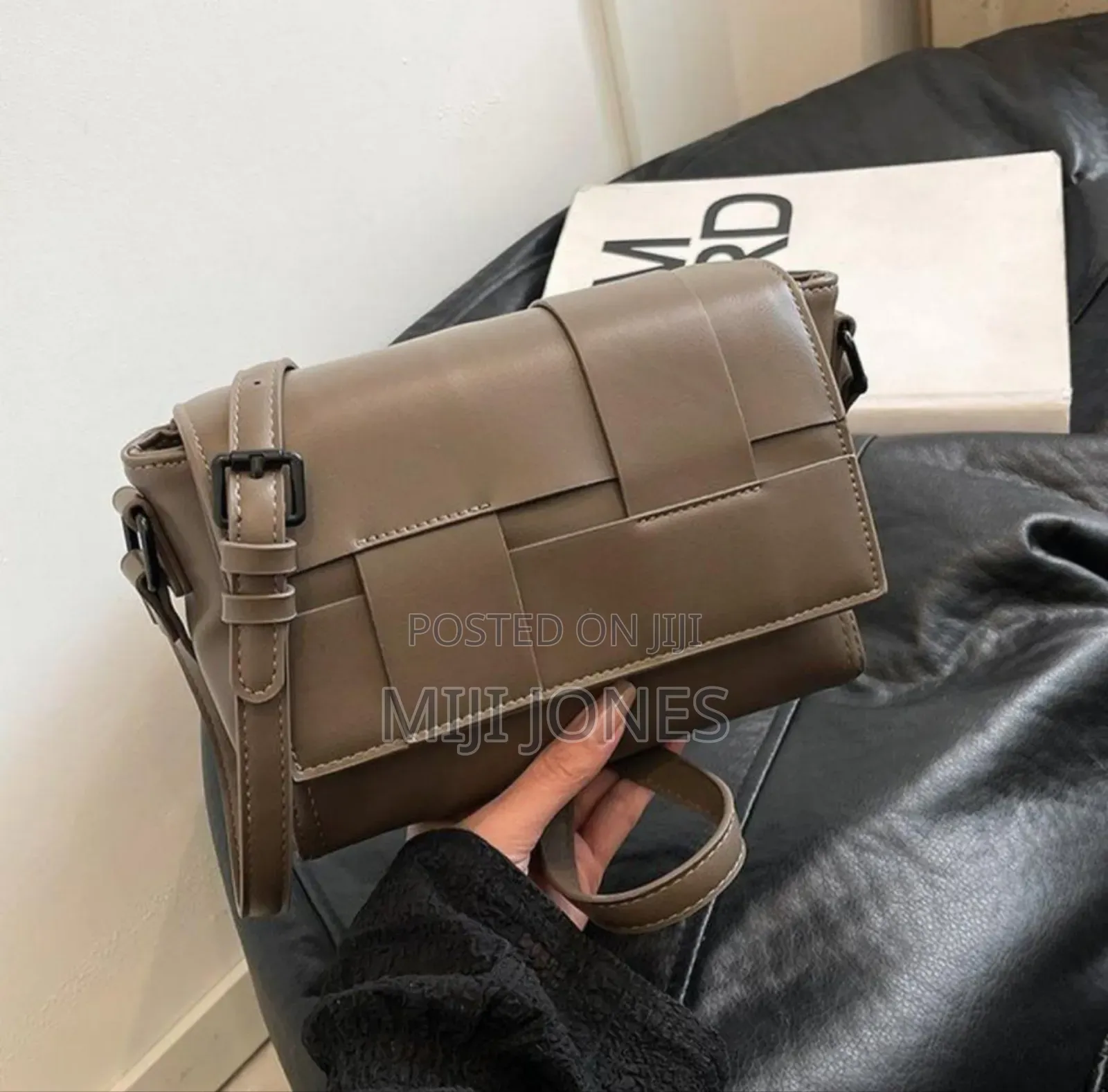 *Bottega Crossbody Bag  – Luxe Style 🔥*