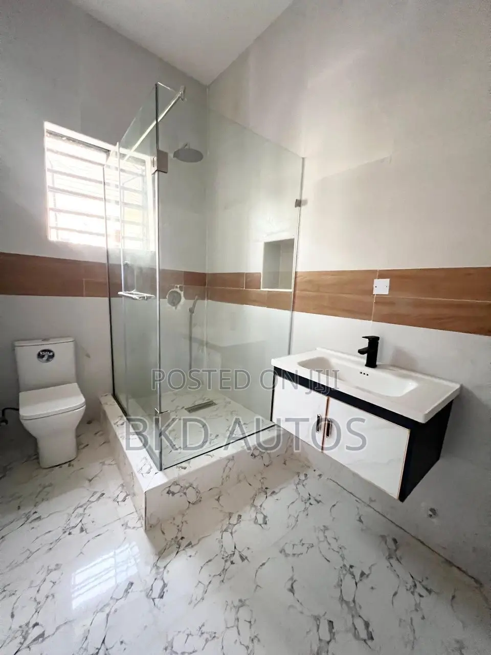 3bdrm Duplex in Ilaje for sale
