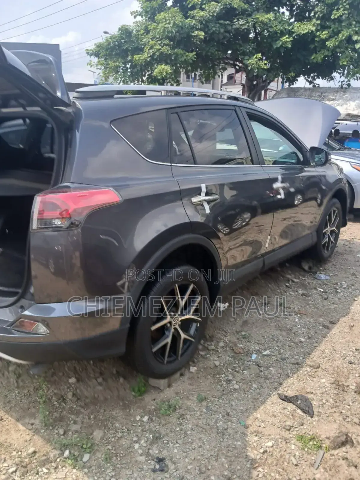 Toyota RAV4 SE 4dr SUV (2.5L 4cyl 6A) 2018 Gray