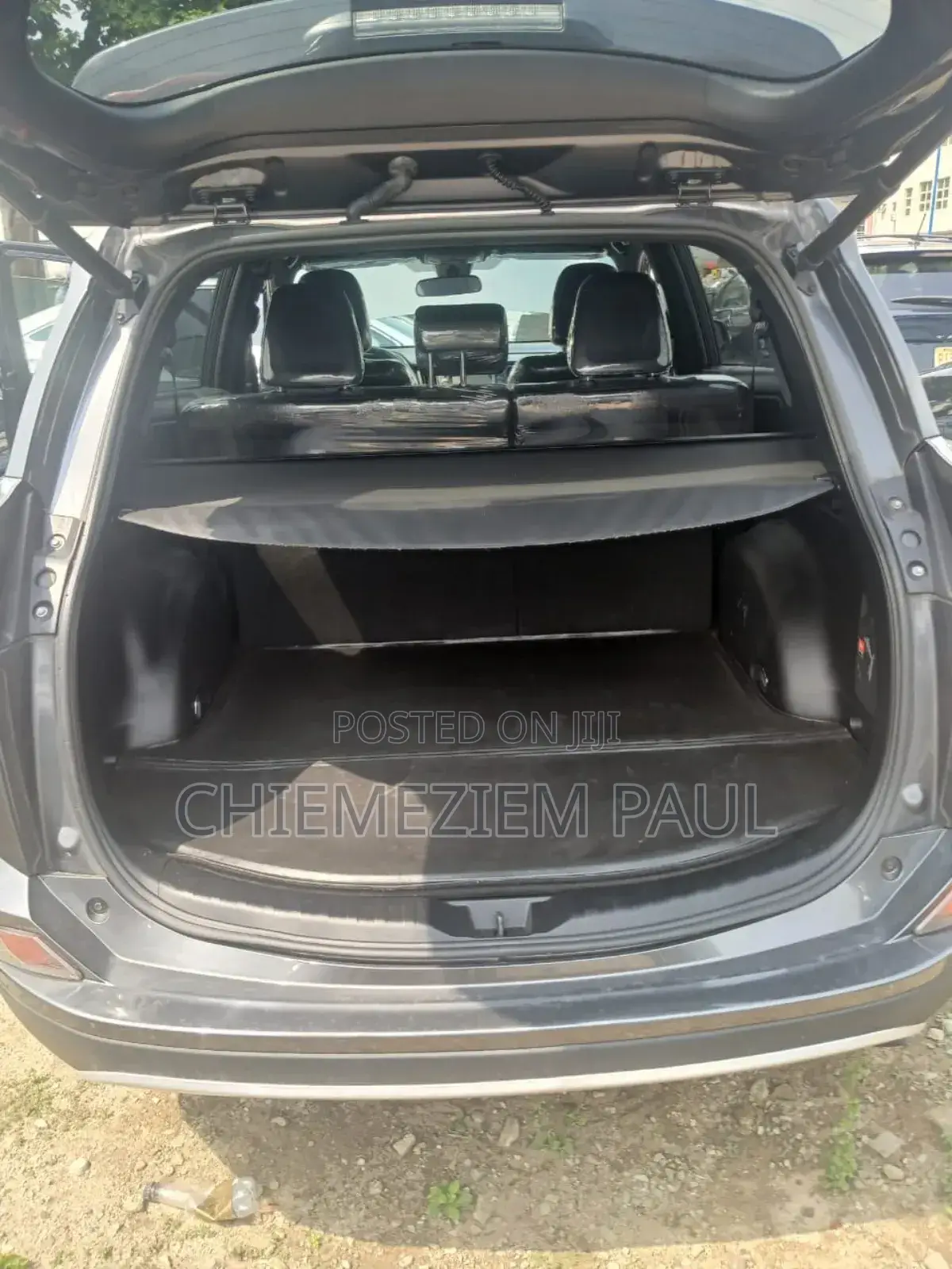 Toyota RAV4 SE 4dr SUV (2.5L 4cyl 6A) 2018 Gray