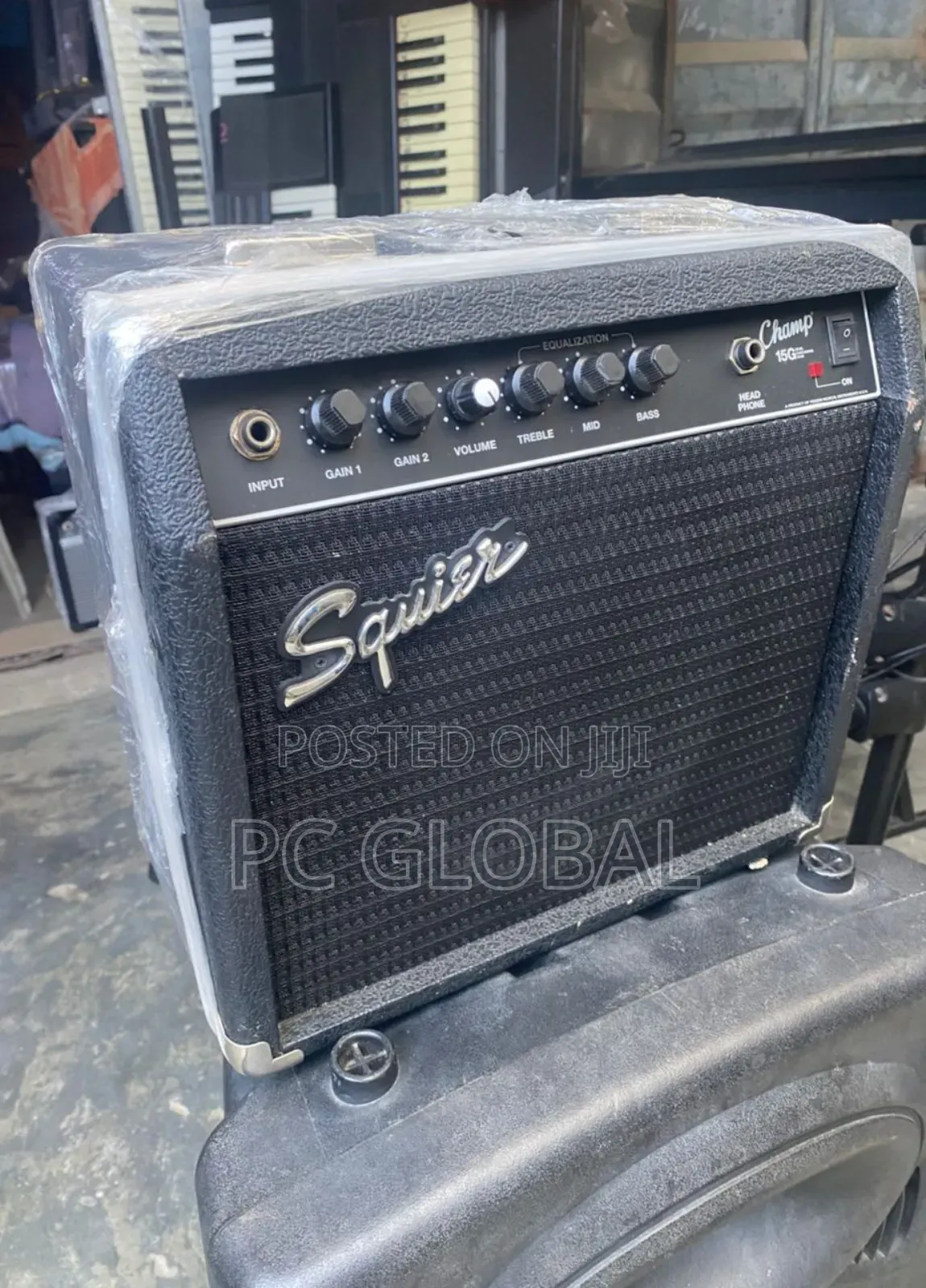 London Used Guitar Combo Squier