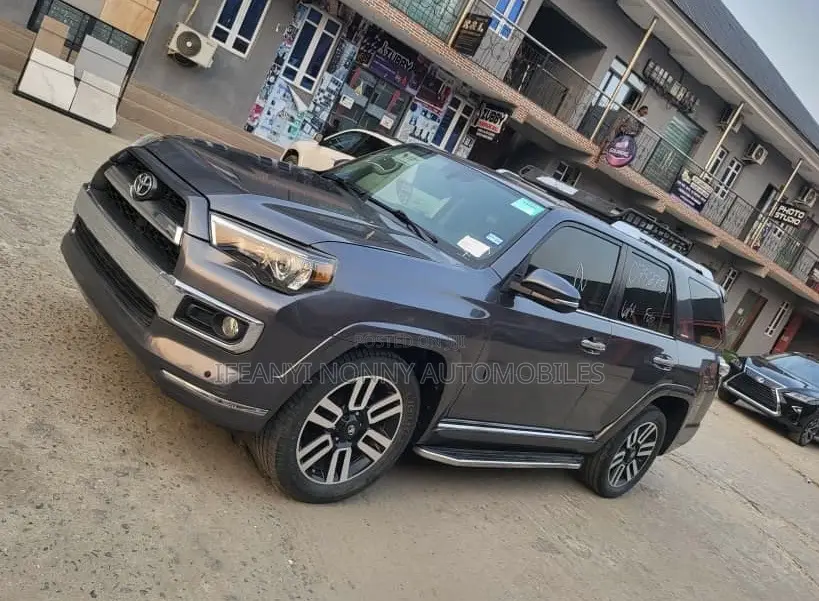 Toyota 4-Runner SR5 Premium 4dr SUV 4WD (4.0L 6cyl 5A) 2014 Gray