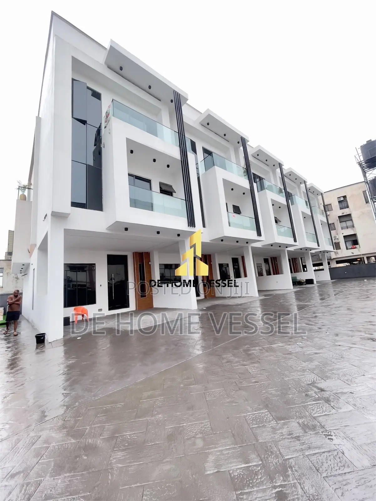 4bdrm Duplex in Osapa, Lekki for sale