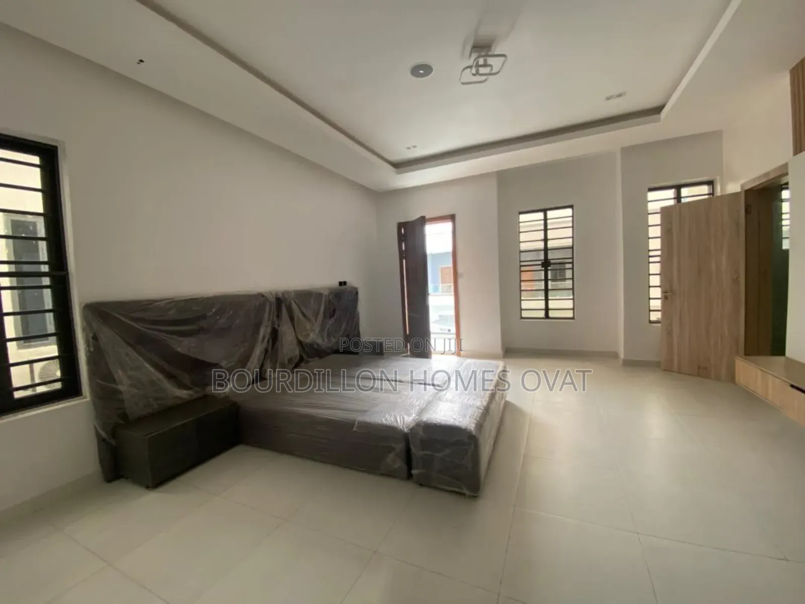 4bdrm Duplex in Harris Drive By Vgc for sale