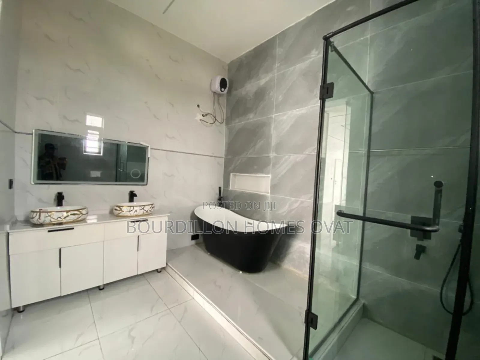 5bdrm Duplex in Harris Drive By Vgc for sale