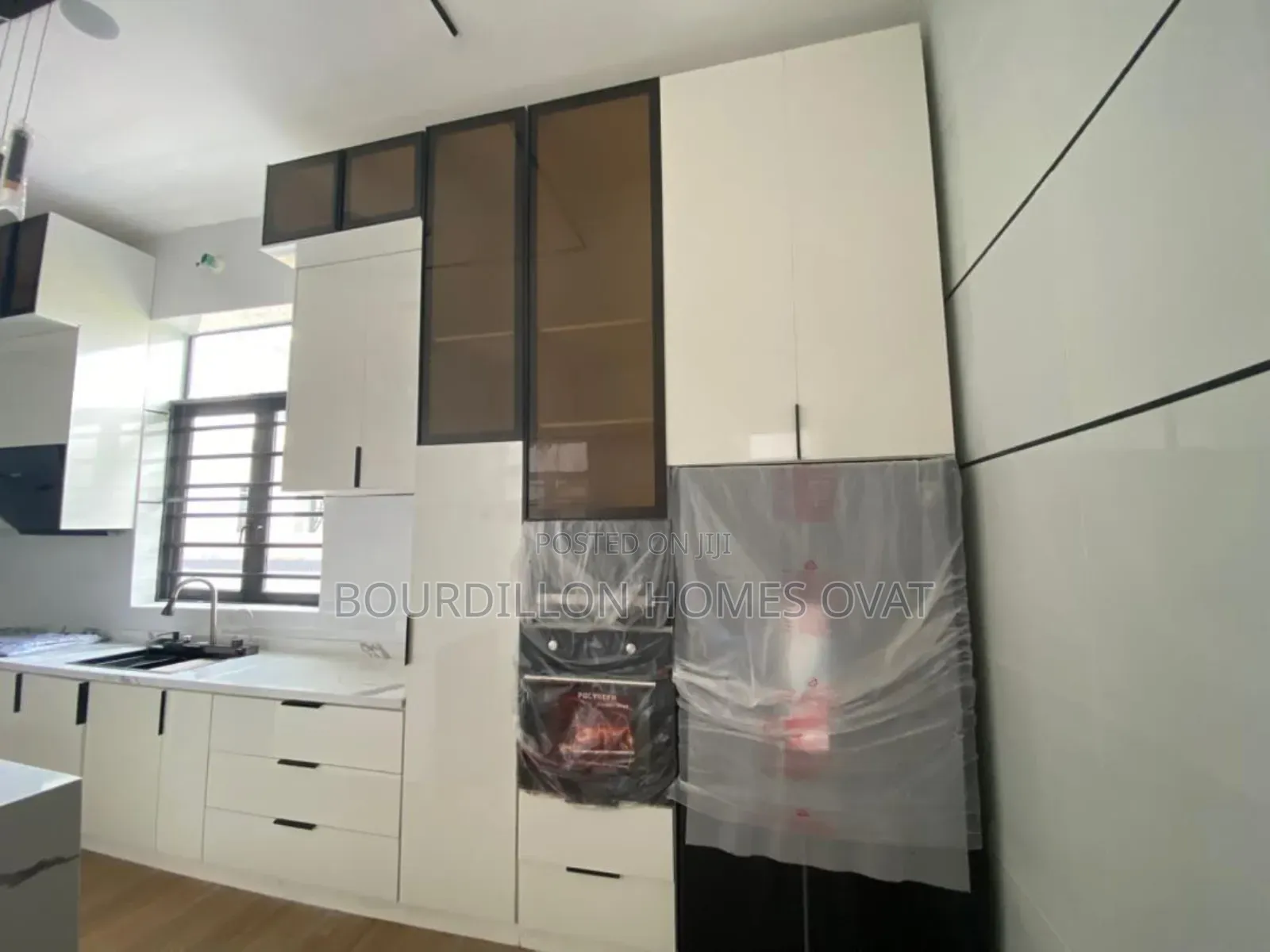 5bdrm Duplex in Harris Drive By Vgc for sale