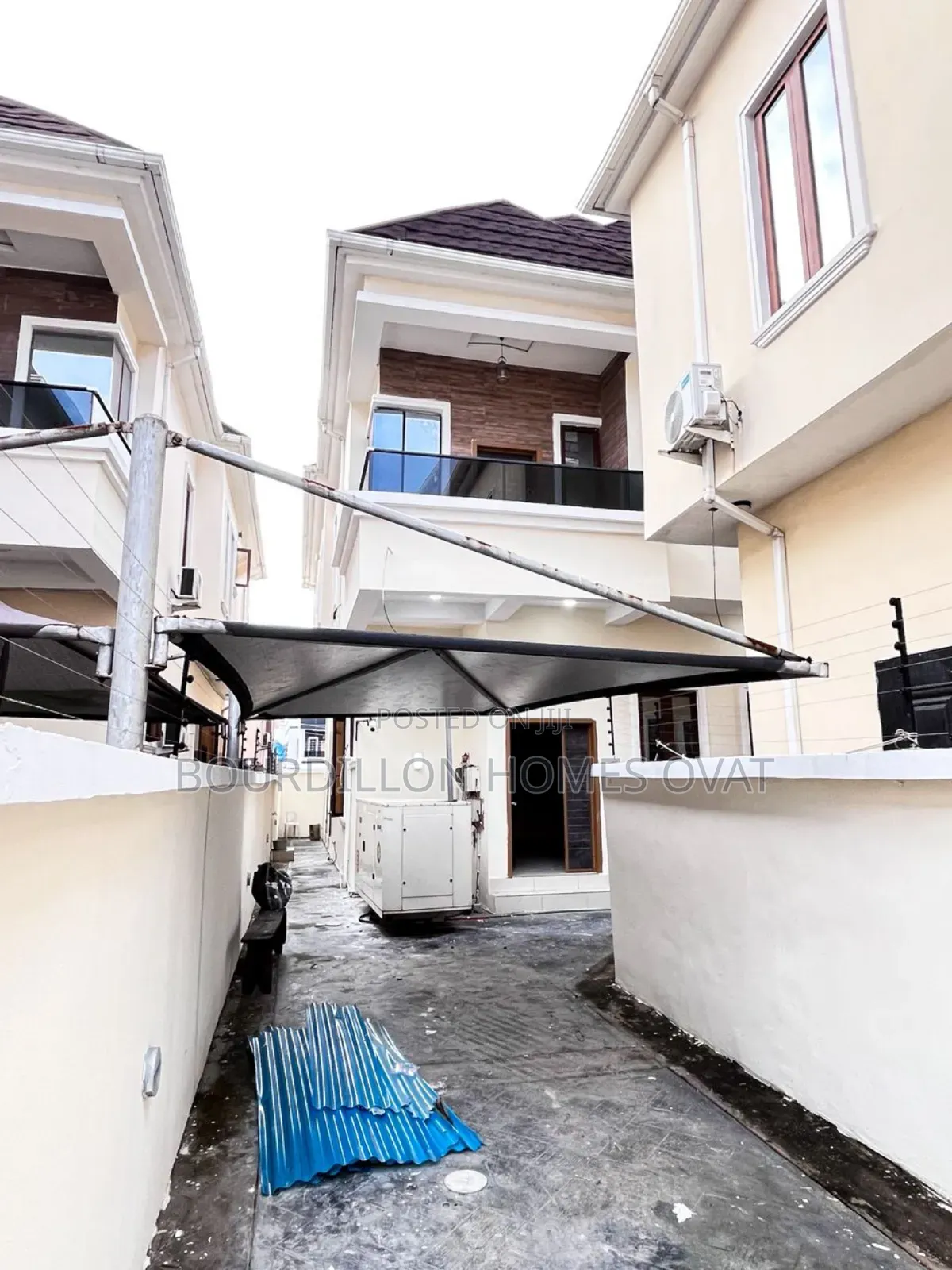4bdrm Duplex in Ikota Villa Estate for sale