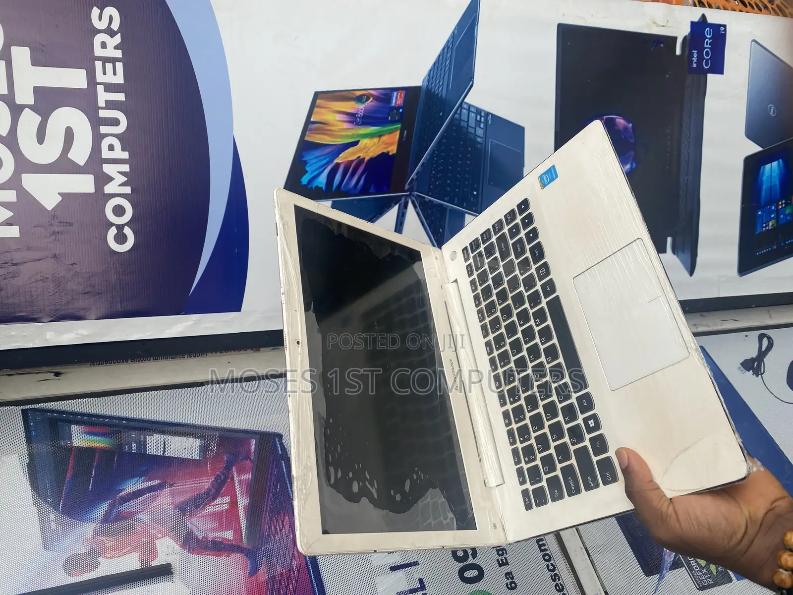 New Laptop Lenovo 4GB Intel HDD+SSD 320GB