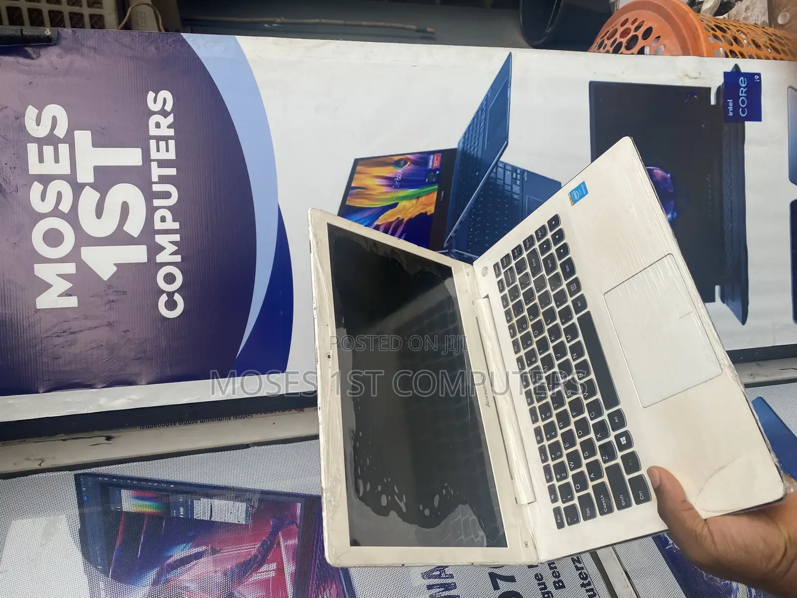 New Laptop Lenovo 4GB Intel HDD+SSD 320GB
