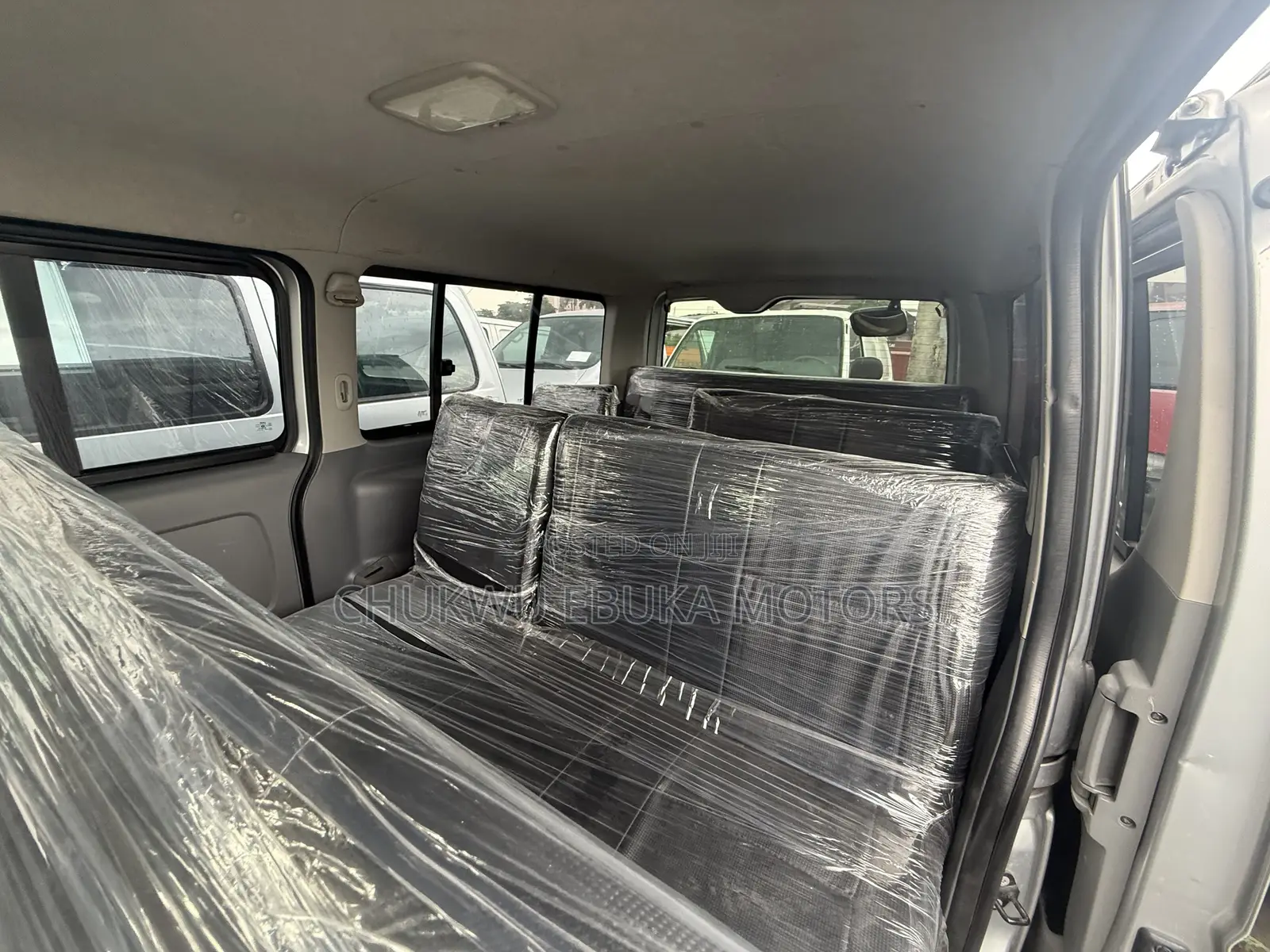 Toyota HiAce 2010 Silver