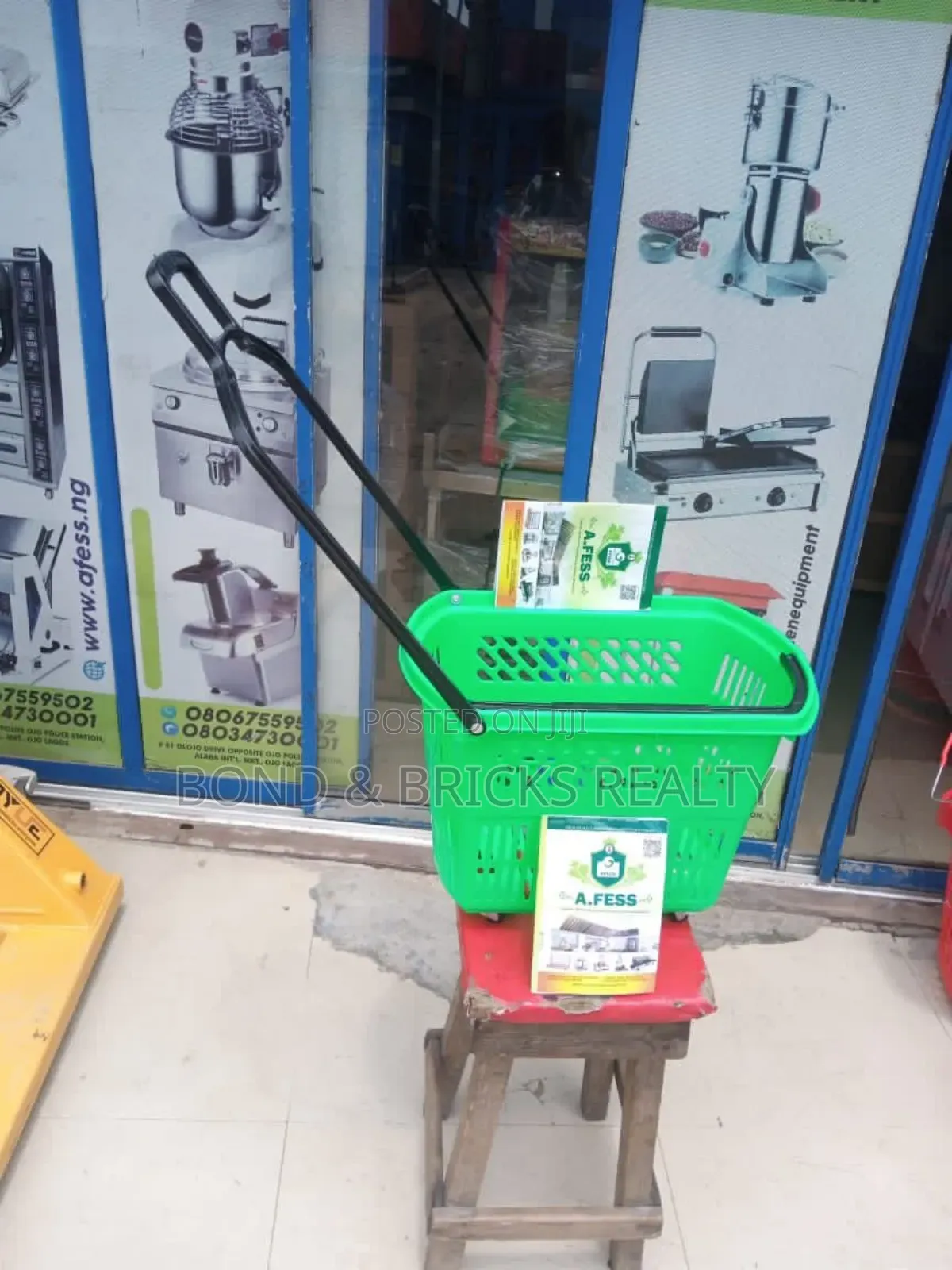 Supermarket Single And Double Shelves