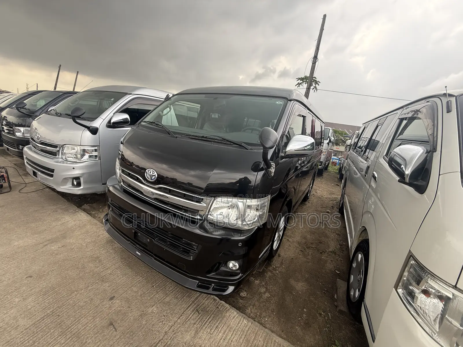 Toyota HiAce 2014 Black