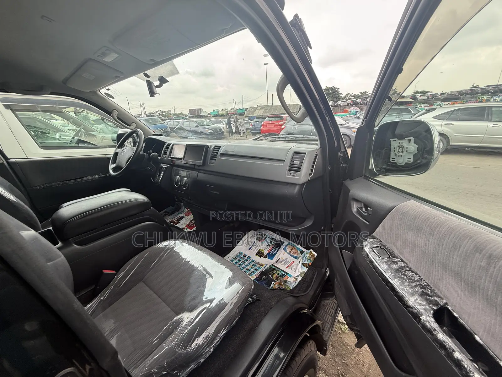 Toyota HiAce 2014 Black