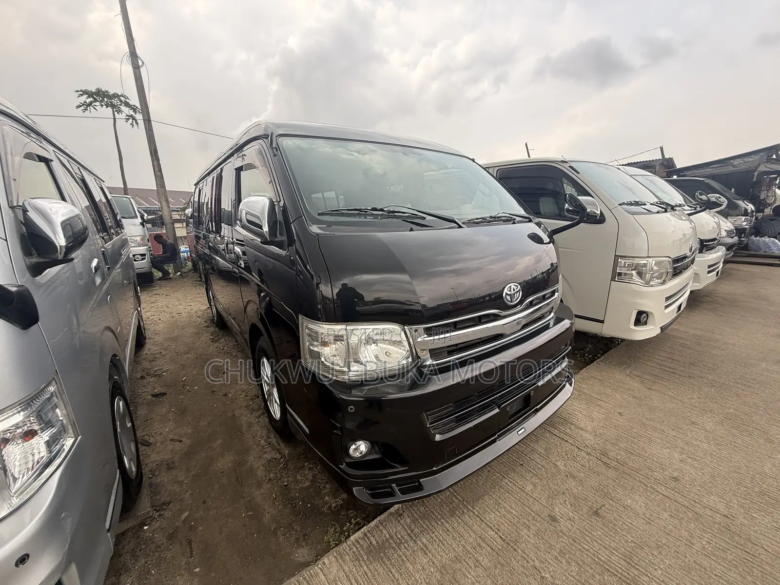 Toyota HiAce 2014 Black