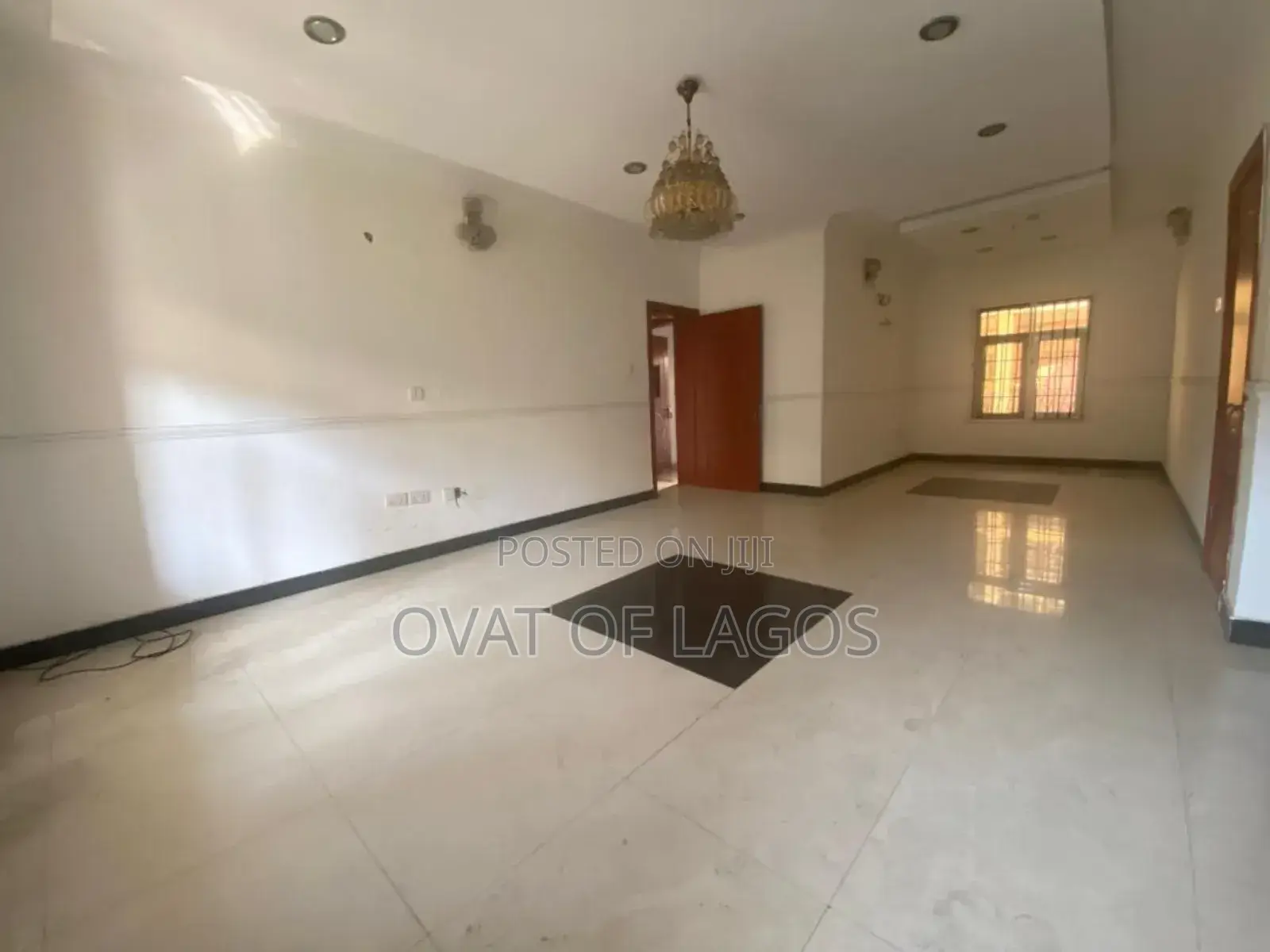 3bdrm Apartment in Chevron for rent
