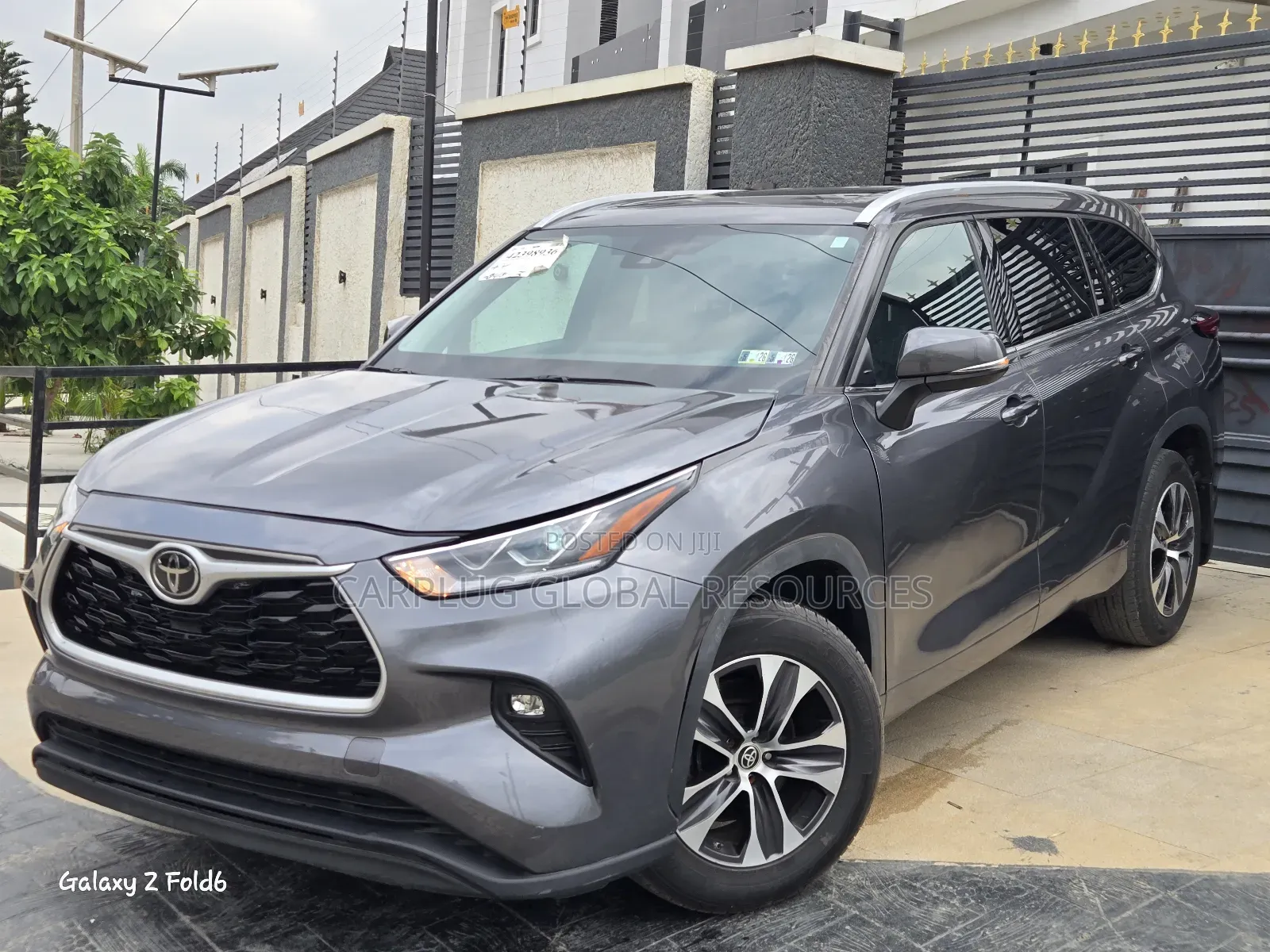 Toyota Highlander XLE 2022 Gray