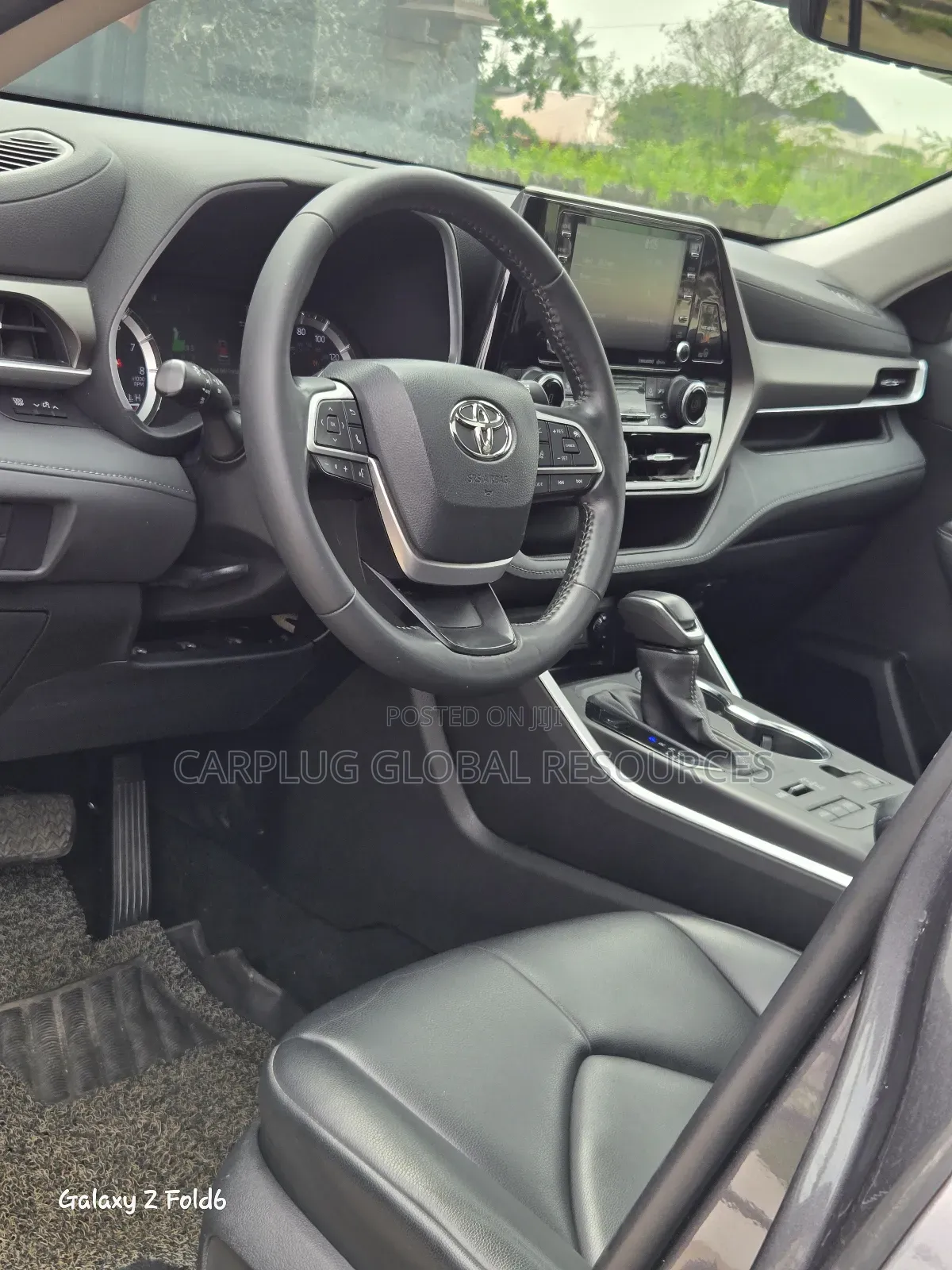 Toyota Highlander XLE 2022 Gray