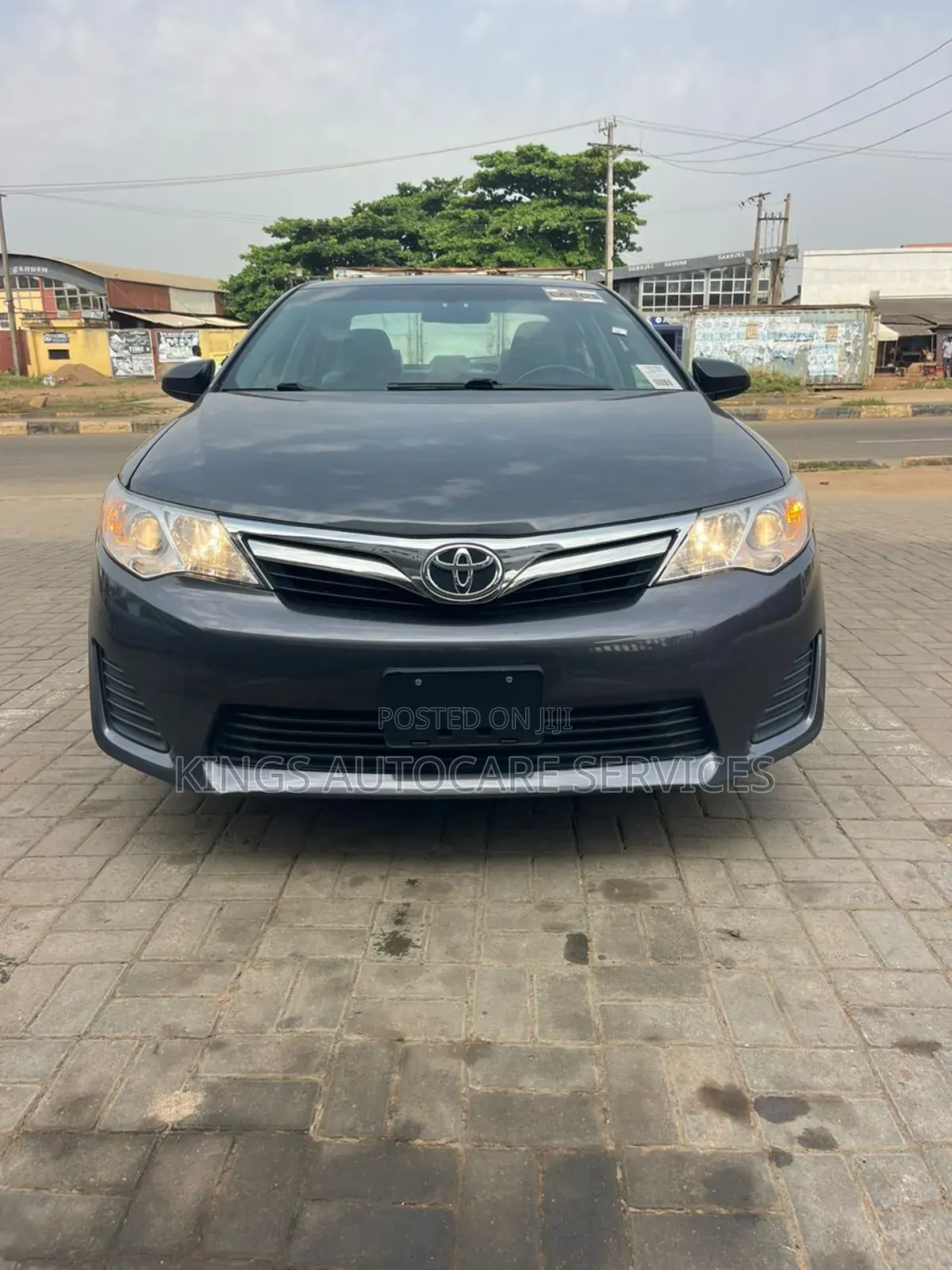 Toyota Camry LE 4dr Sedan (2.5L 4cyl 6A) 2013 Gray