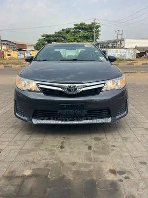 Toyota Camry LE 4dr Sedan (2.5L 4cyl 6A) 2013 Gray
