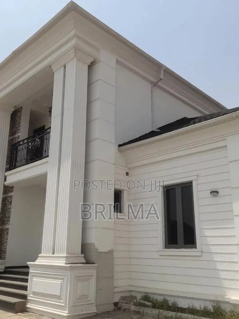 4bdrm Duplex in Lugbe District for sale
