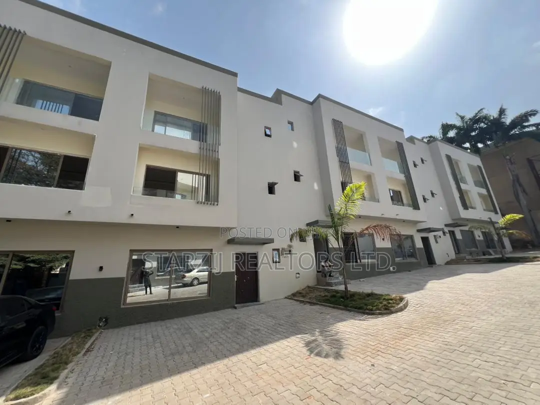 5bdrm Townhouse/Terrace in Maitama for sale