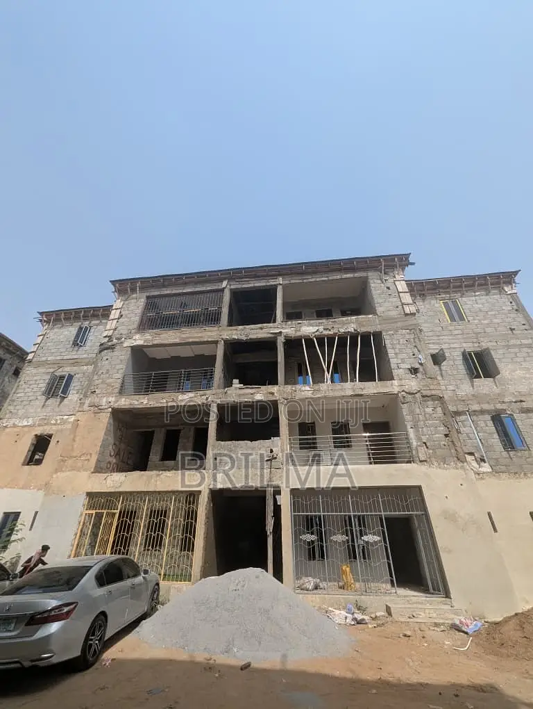 3bdrm Block of Flats in Durumi for sale