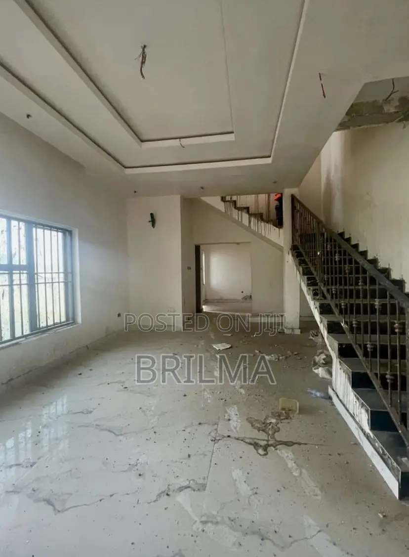 3bdrm Duplex in Gaduwa for sale
