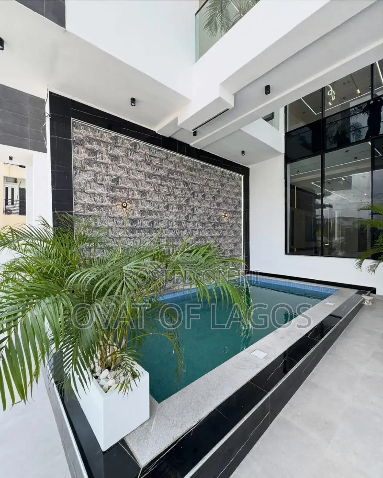 5bdrm Duplex in Ikota Lekki for sale