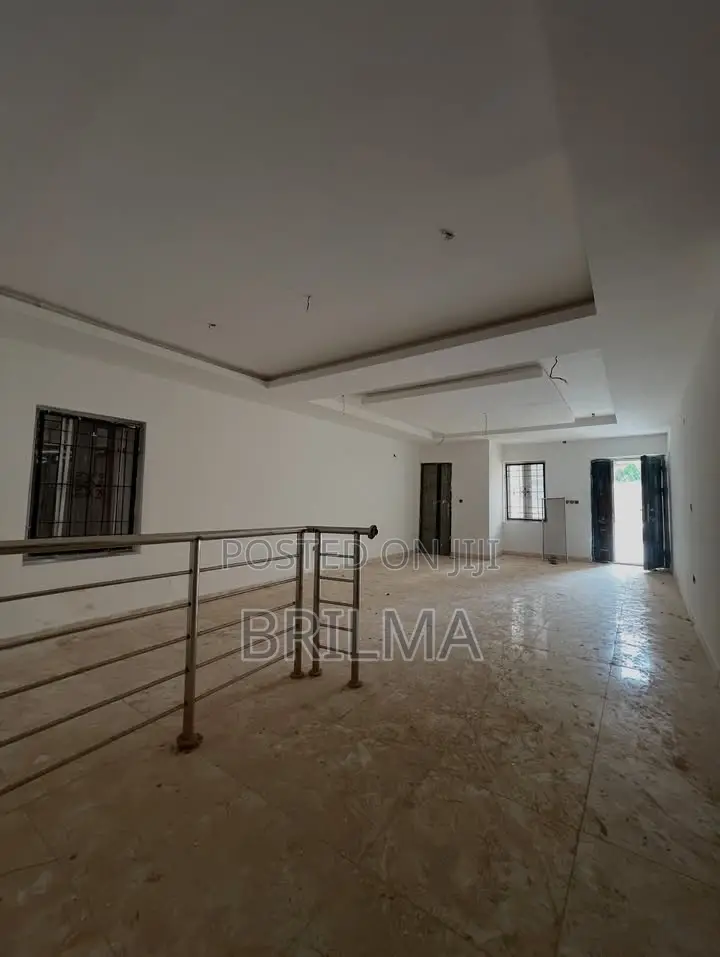 3bdrm Block of Flats in Durumi for sale