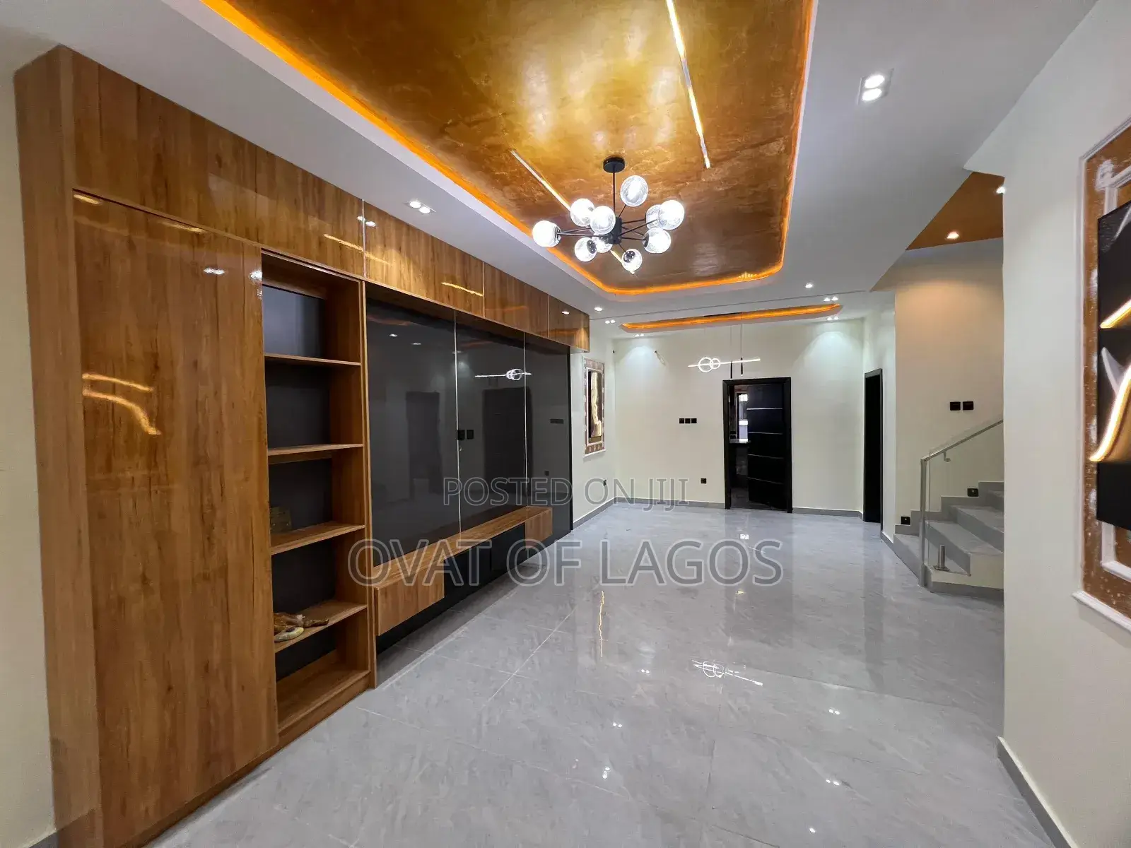 5bdrm Duplex in Osapa London for sale