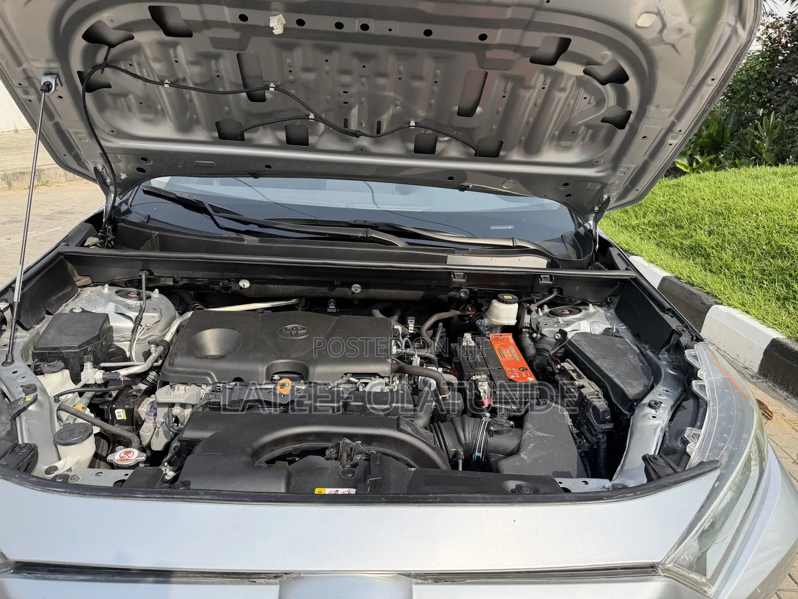 Toyota RAV4 LE AWD 2019 Silver