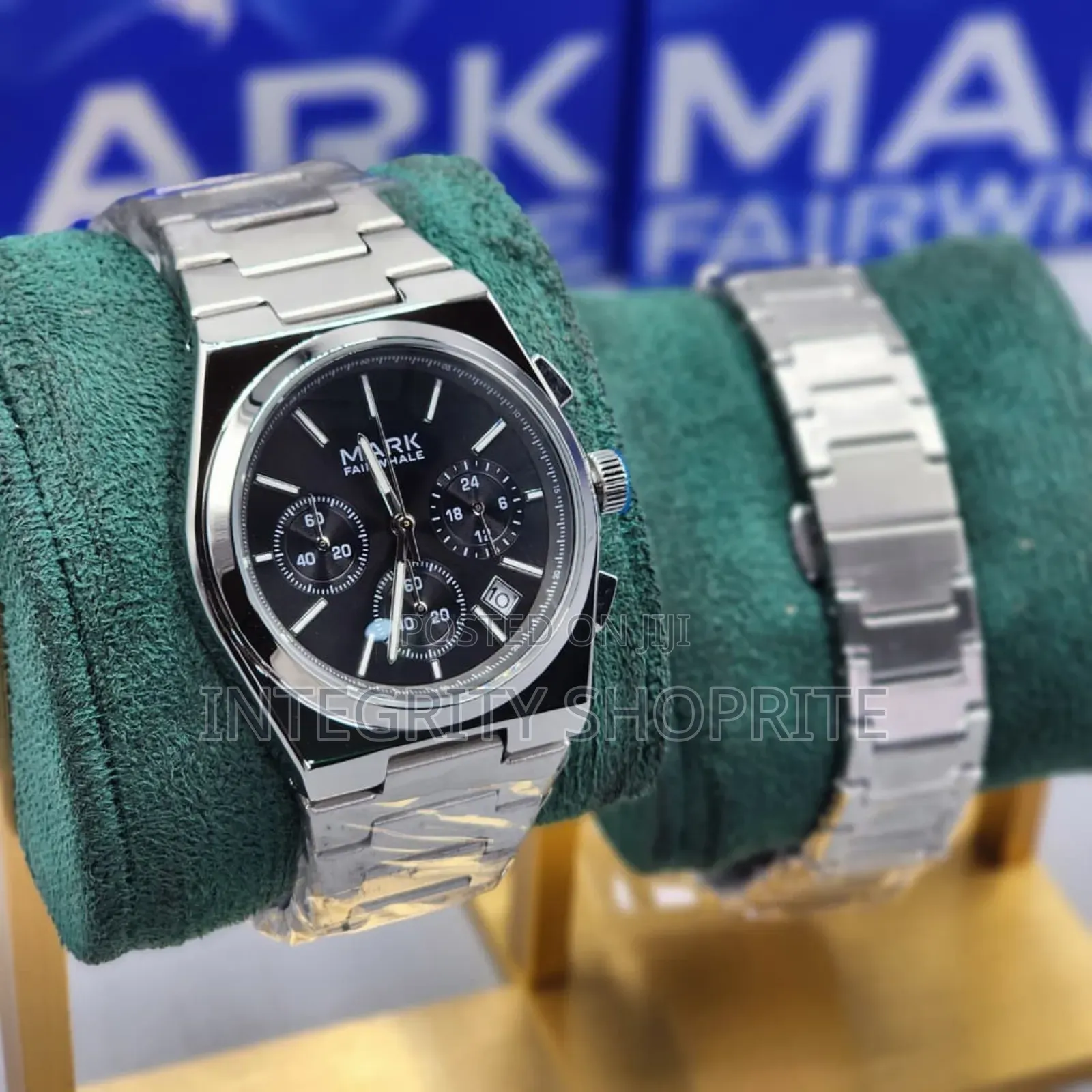 Wristwatch for Men /Markfairwhale