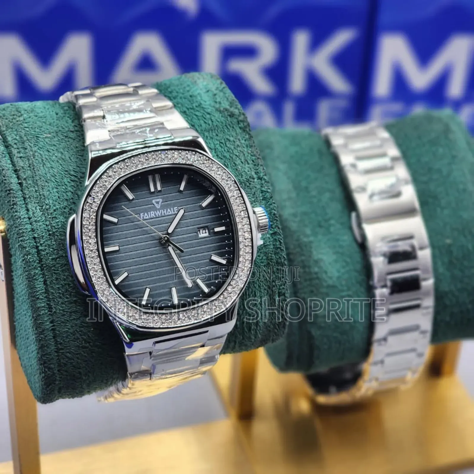 Wristwatch for Men /Markfairwhale