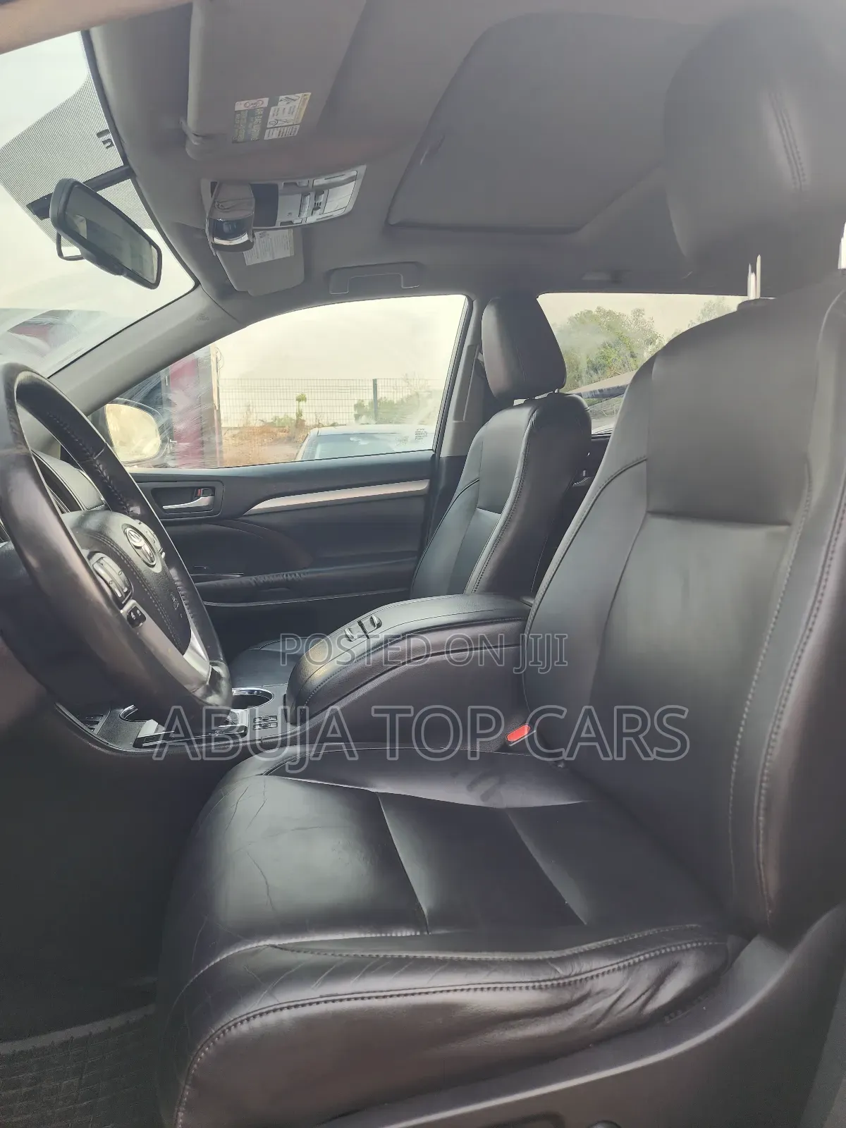 Toyota Highlander XLE 4x4 V6 (3.5L 6cyl 8A) 2018 Gold